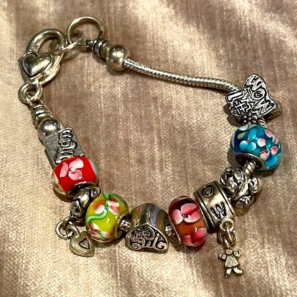 Mom Charm Bracelet 8”